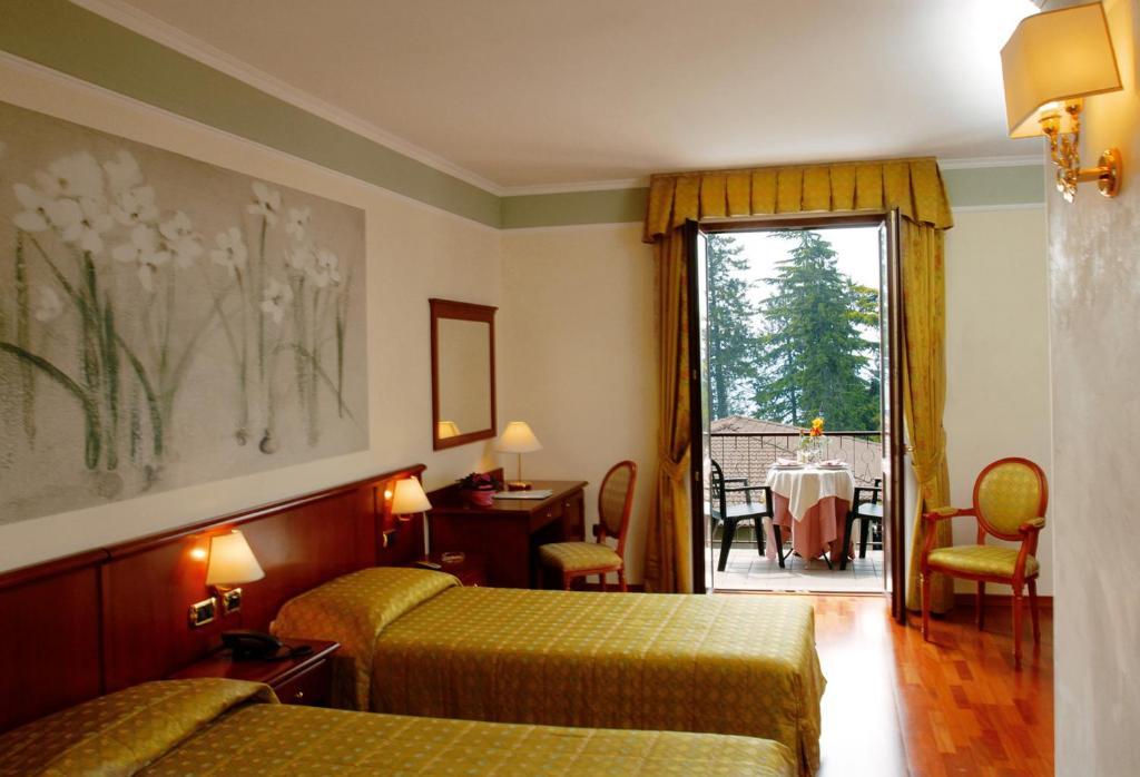 Hotel Astra Tignale Exteriér fotografie
