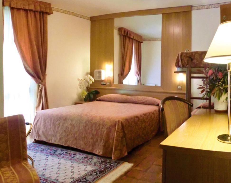 Hotel Astra Tignale Pokoj fotografie