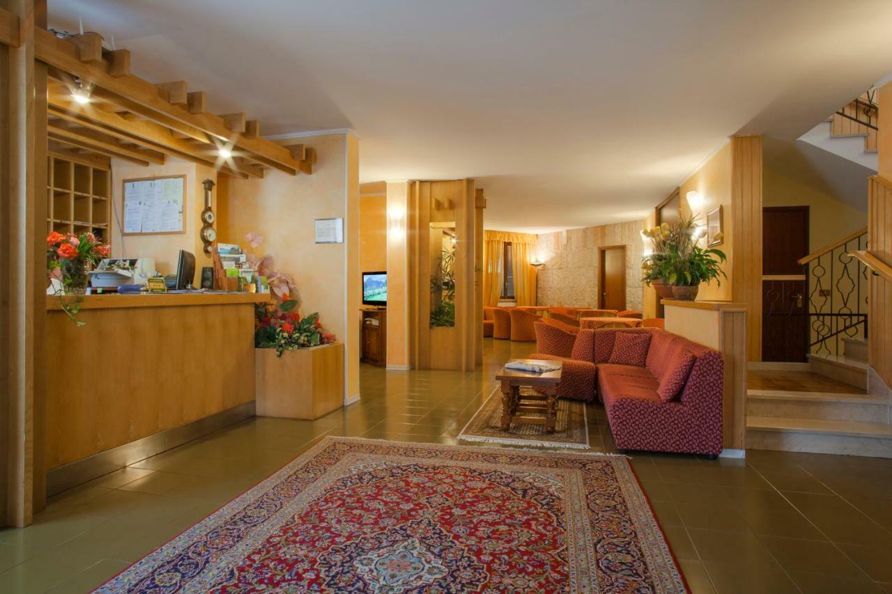 Hotel Astra Tignale Exteriér fotografie
